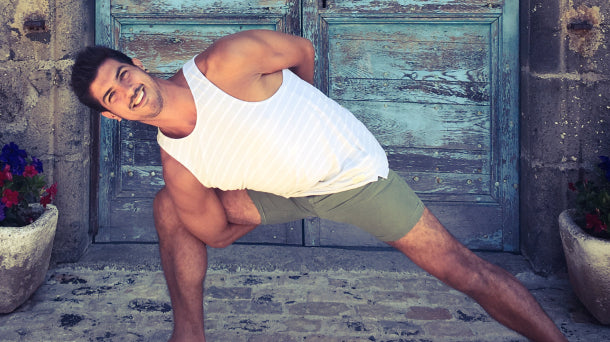 Portrait de Sydney Fierro yogi et chanteur lyrique