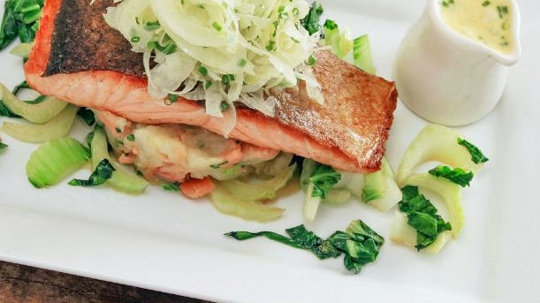 Spécialité canadienne : saumon sur son lit de compotée pomme fenouil de Anaïs Sauvier - Diététicienne Natur House