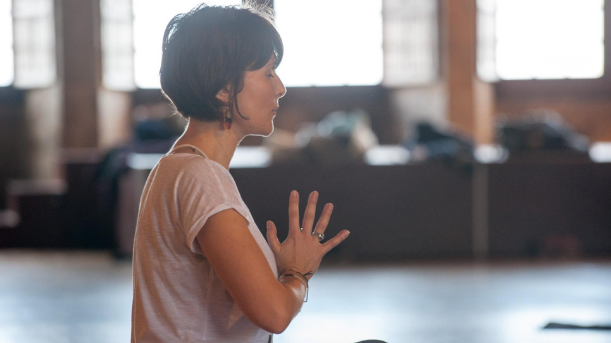 Portrait de Caroline, créatrice du Body & Soul Flow Yoga