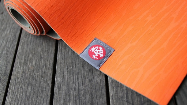 Comment entretenir un tapis de yoga selon sa matière ?