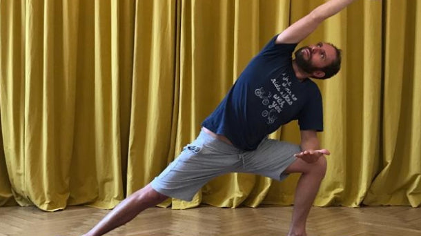 Portrait de maxime Pot, passionné, surfer et backpacker
