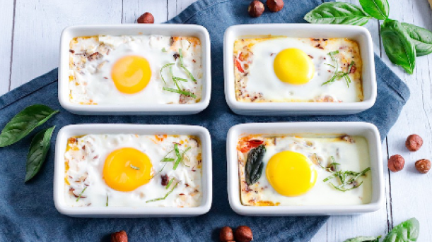 recette healthy : Oeuf Cocotte Tomate – Feta aux Noisettes