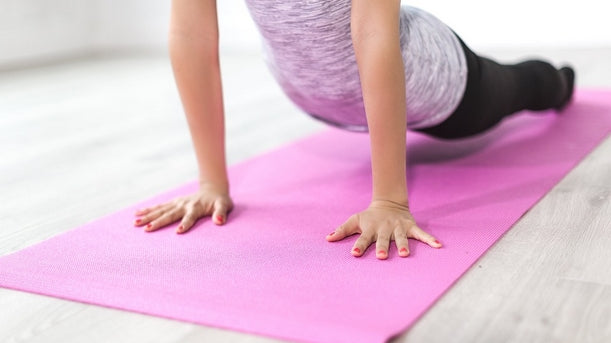 Pourquoi utiliser un tapis de yoga plutôt qu’un tapis de gym ou Pilates ?