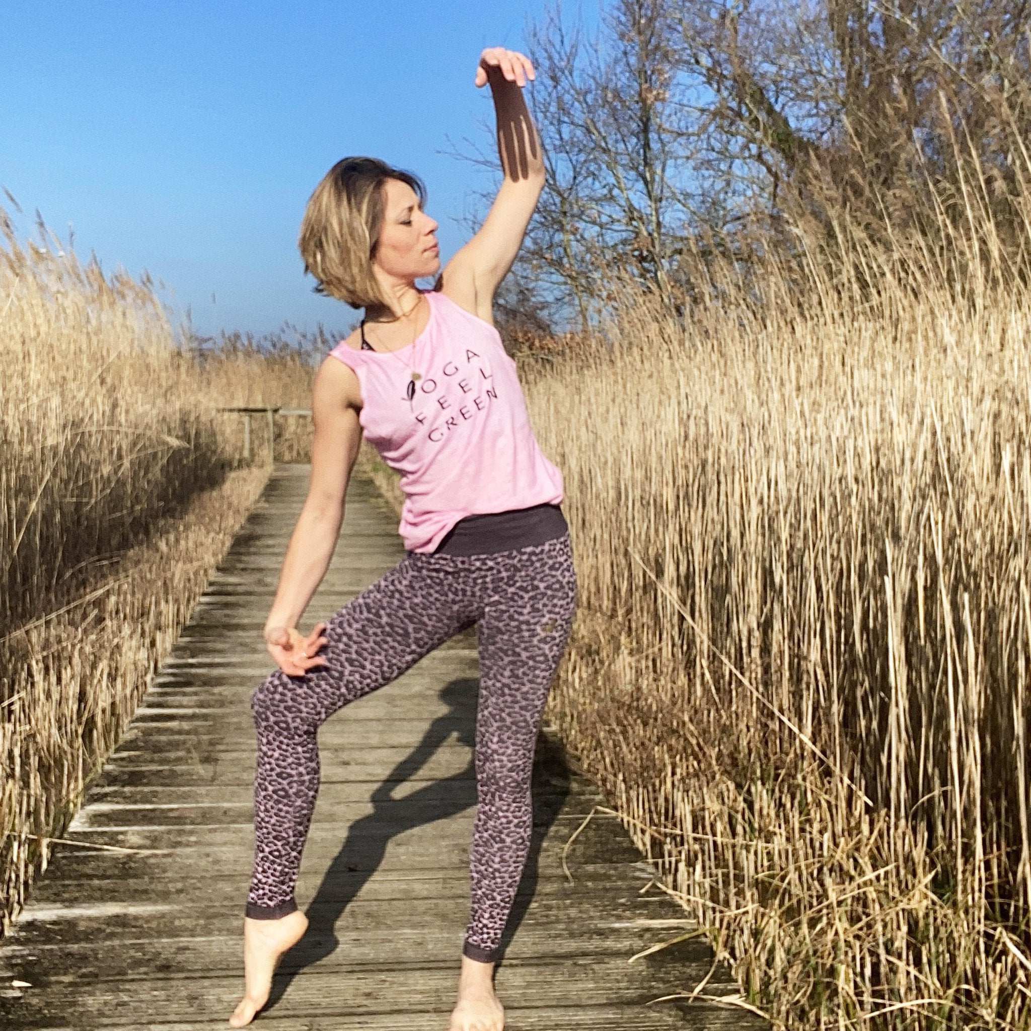 Débardeur de Yoga Bio et teinture végétale Surya Veg Flamingo