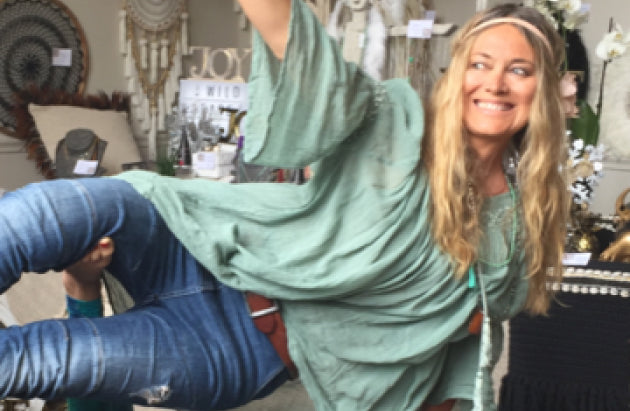 Portrait d'une yogini décoratrice Holistique : Catherine Declercq