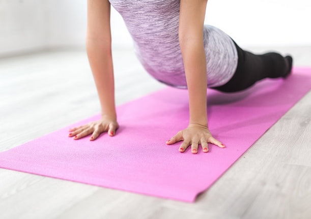 Pourquoi utiliser un tapis de yoga plutôt qu’un tapis de gym ou Pilates ?