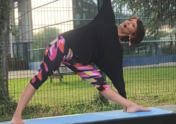 Portrait de Sophie-Claire, professeure de yoga et kinésithérapeute